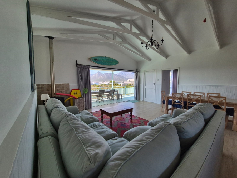 To Let 2 Bedroom Property for Rent in Pringle Bay Western Cape